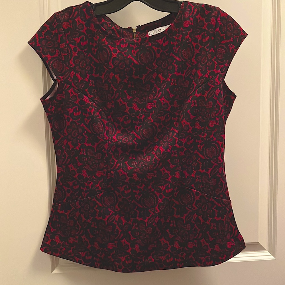 Cleo petites short sleeve lace print top